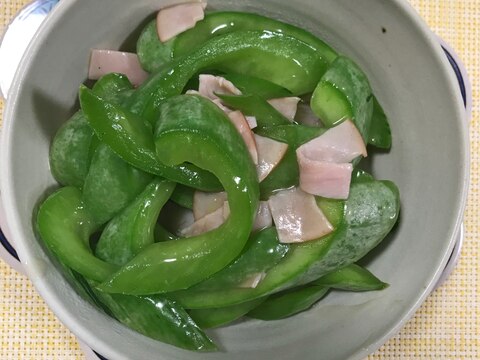 ヘビ瓜とハムの炒め煮